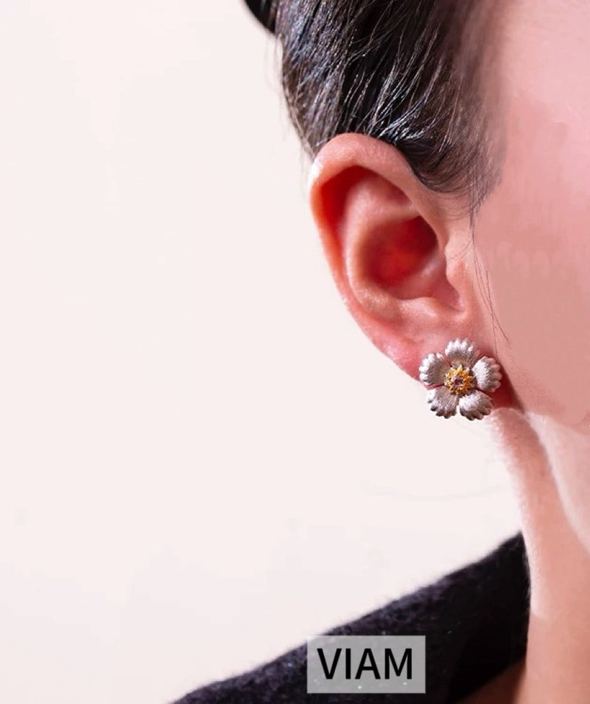 イタリアン・ティーフラワーピアス(白金×18Kゴールド)